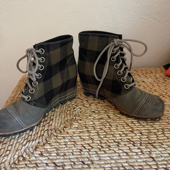 Sorel Womens Size 7.5 PDX Plaid Wedge Lace Up Bootie Green Brown Cap Toe - Picture 4 of 13